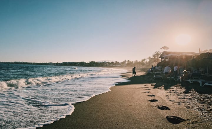 una de las zonas para vivir en Marbella cerca de la playa